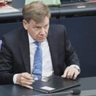 Wadephul glaubt nicht an US-Eingreifen in Nahost-Konflikt