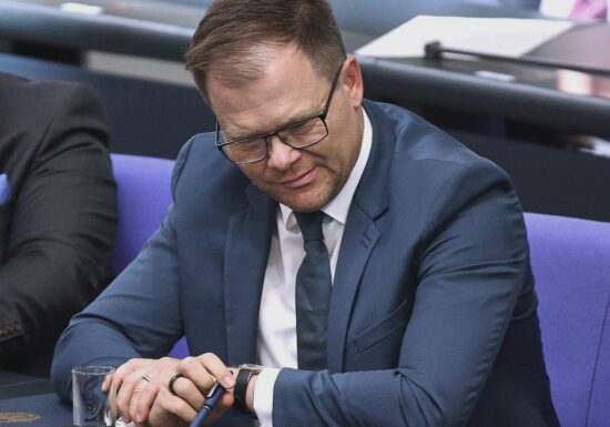 Schneider will Regelungsbedarf für Hitzeschutz prüfen lassen