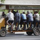 Männer verbringen mehr Freizeit als Frauen