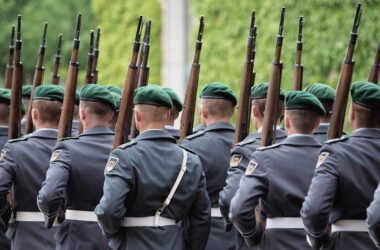 Bundestagspräsidentin wirbt für allgemeine Dienstpflicht