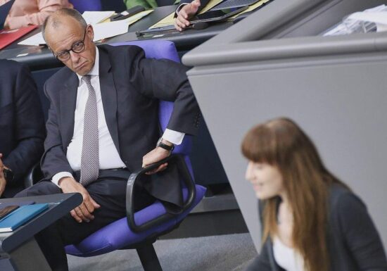 Reichinnek wirft Union "Scheitern an Demokratie" vor