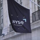 US-Börsen legen zu - Druck auf US-Notenbankchef steigt