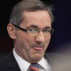 SPD-Politiker verteidigen Russlandreisen von Platzeck