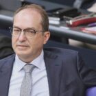 Verhandlungen mit Taliban: SPD warnt Dobrindt vor Normalisierung