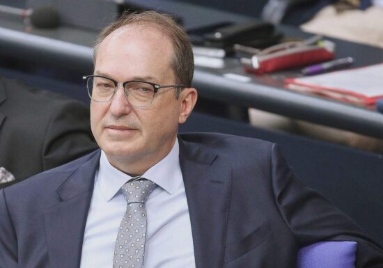 Verhandlungen mit Taliban: SPD warnt Dobrindt vor Normalisierung