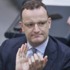 Spahn über Maskenbeschaffung: "Ich habe nichts zu verbergen"
