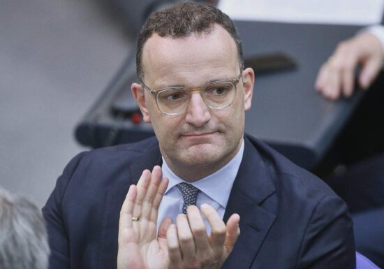 Spahn über Maskenbeschaffung: "Ich habe nichts zu verbergen"