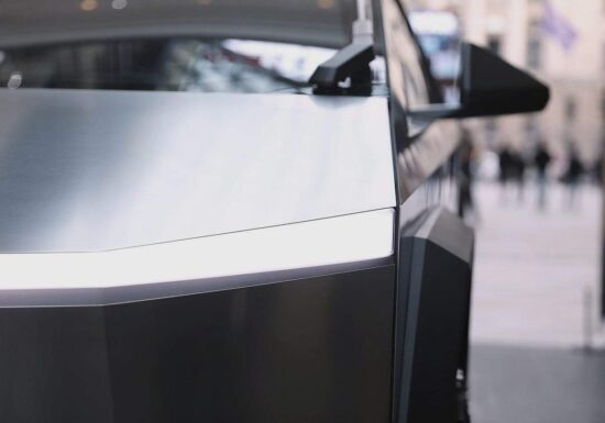 Ost-Wirtschaft sieht Tesla-Standort wegen Grenzkontrollen gefährdet
