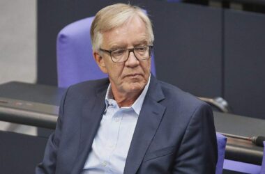Bartsch spricht sich gegen Waffenlieferungen an Israel aus