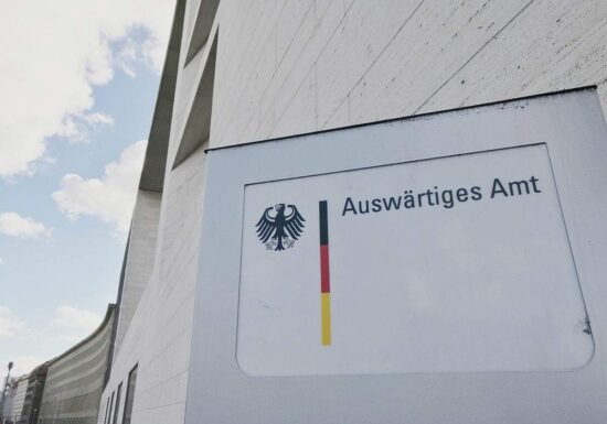 Auswärtiges Amt geht gegen Medienplattform "Red" vor