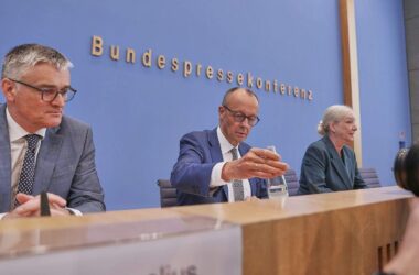Merz will keine Feiertage abschaffen