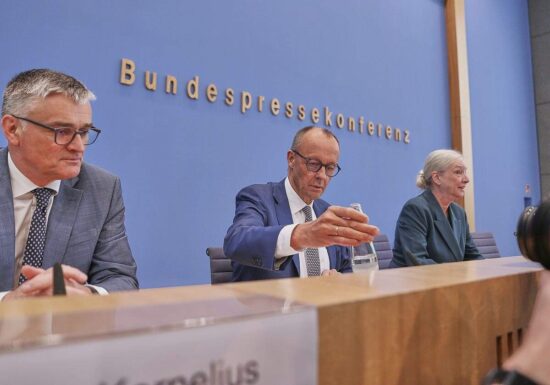 Merz will keine Feiertage abschaffen