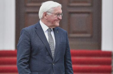 Steinmeier bei Halbfinale der Frauen-EM im Stadion