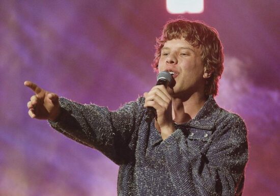 Warren bleibt an Spitze der Single-Charts - Zartmann auf Platz drei