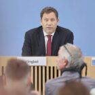 IW wirft Klingbeil "Buchungstricks" vor