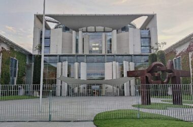 DGB fordert Autogipfel mit Merz