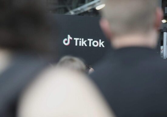 Prien für strengere Altersbeschränkungen bei Instagram und Tiktok