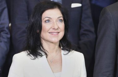 Reiche fordert Deutsche zu mehr Arbeit auf