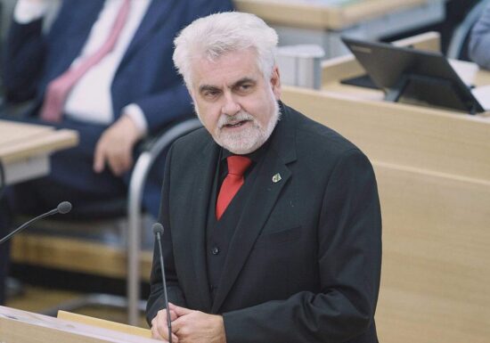 Sachsen-Anhalts Energieminister will mehr Freileitungen