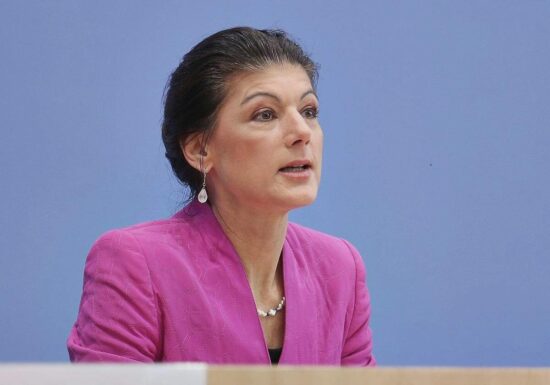 Wagenknecht befürwortet Halbierung der Strompreise