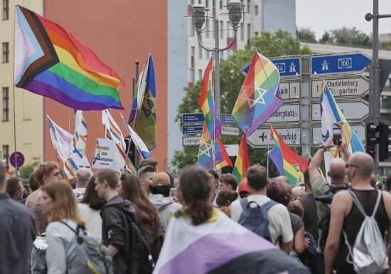 Wegner: "Regenbogenfahne steht für die Grundwerte dieser Stadt"