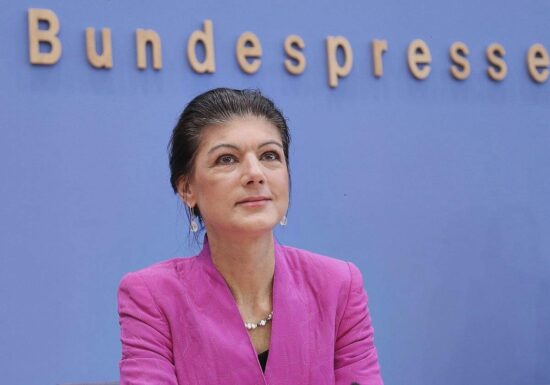 Zoll-Einigung: Wagenknecht fordert von der Leyen zum Rücktritt auf
