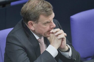Wadephul drängt auf verstärkten Druck gegen Russland