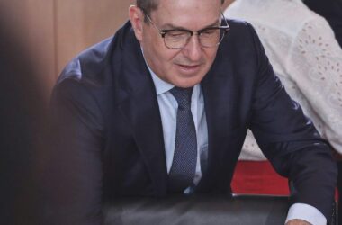 Abschiebungen: Innenminister will mit Taliban zusammenarbeiten