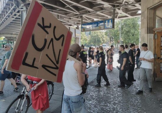 Großes Polizeiaufgebot bei AfD-"Begehung" im Görlitzer Park