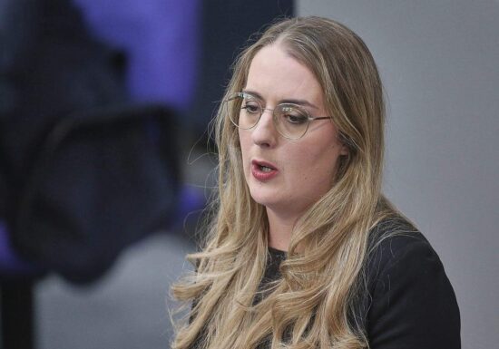 Dröge kritisiert Merz für Grenzpolitik