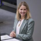 Hubertz will mehr Wohnungen in leeren Büros und auf Supermärkten