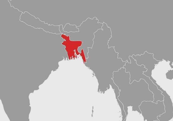 Militärflugzeug stürzt in Bangladesch auf Schule - Viele Tote