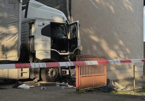 Zwei Tote und ein Verletzter nach LKW-Unfall in Oberhausen