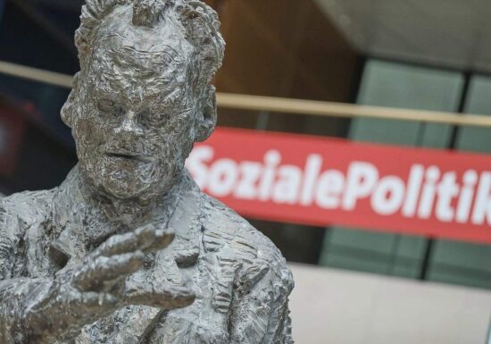 Brandt-Sohn blickt mit "Mitleid und Sorge" auf Kniefall des Vaters