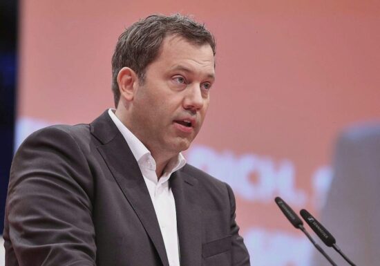 Klingbeil legt Kabinett 100-Milliarden-Euro-Gesetz für Länder vor