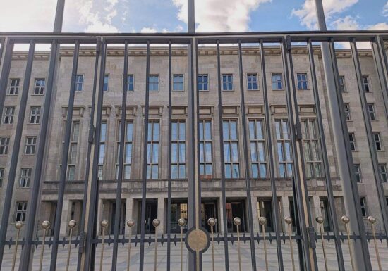 Klingbeil hält an Schutz für Ministerium durch Zöllner fest