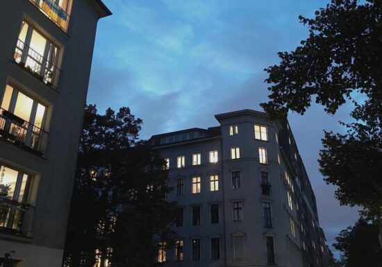 Stromsteuer: Banaszak wirft Koalition Wortbruch vor