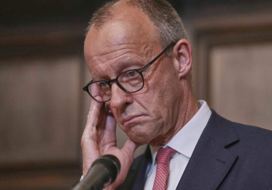 Politbarometer: Union sackt ab - Zufriedenheit mit Merz bricht ein