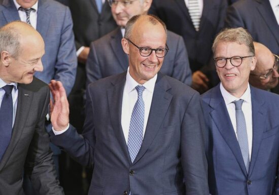 Linke kritisiert "Investitionsgipfel": "Großunternehmen hofiert"