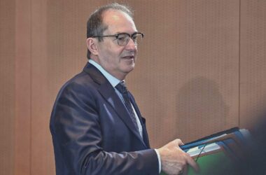 Dobrindt kündigt Initiative zur "Härtung" von EU-Asylsystem an