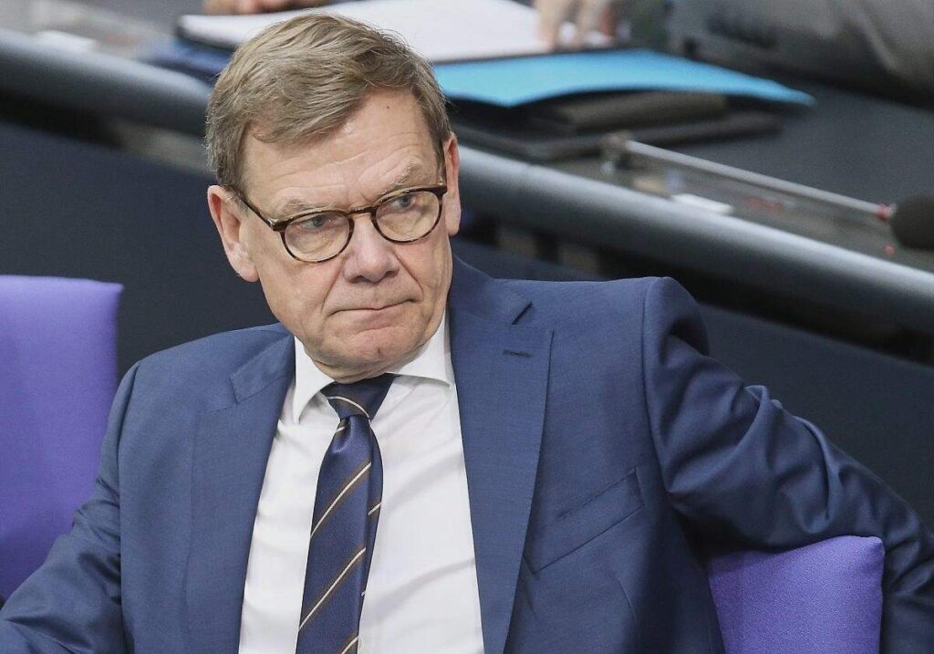 Trotz Laserangriff: Wadephul hält an EU-China-Gipfel fest