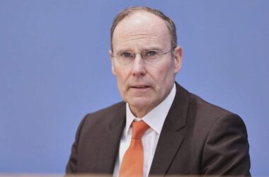 IW-Experte: Geplantes Bundestariftreuegesetz bringt mehr Bürokratie