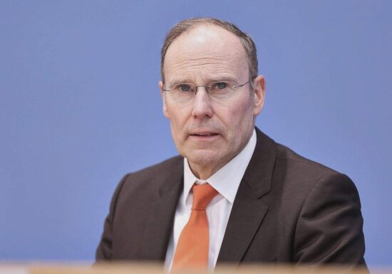 IW-Experte: Geplantes Bundestariftreuegesetz bringt mehr Bürokratie