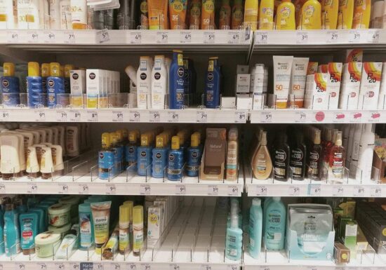 Krebshilfe hält Gratis-Sonnencreme für "bedingt sinnvoll"