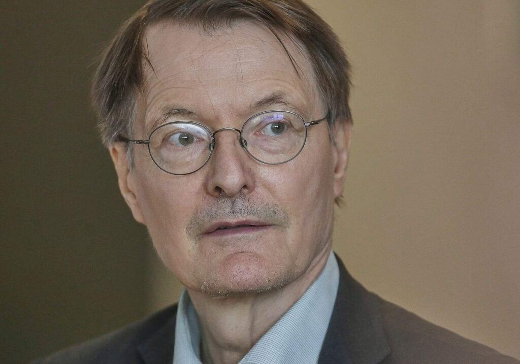 Lauterbach kritisiert Unterfinanzierung von ME/CFS-Forschung scharf