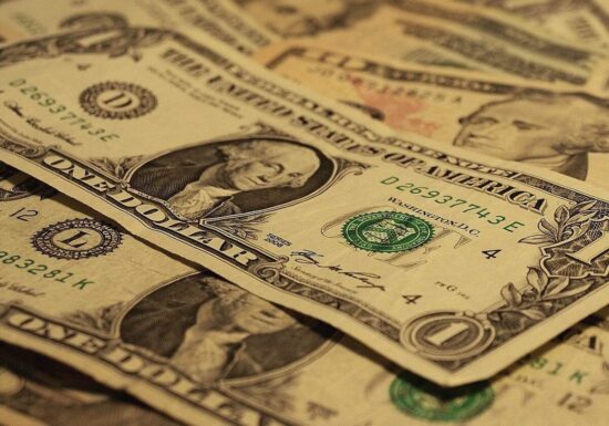 Wirtschaftshistoriker warnt vor gezielter Abwertung des Dollars
