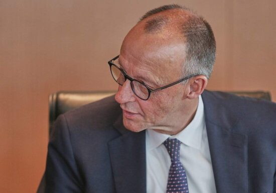 Merz verteidigt Waffenstopp für Israel