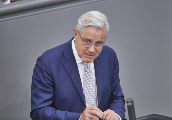CDU-Außenpolitiker Röttgen: "Putin will die Ukraine auslöschen"