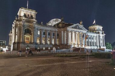 NS-Forscher warnt vor "systembedrohenden Entwicklungen"
