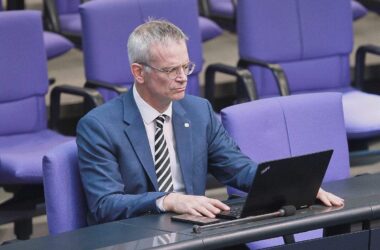 CDU-Politiker streiten über höhere Reichensteuer
